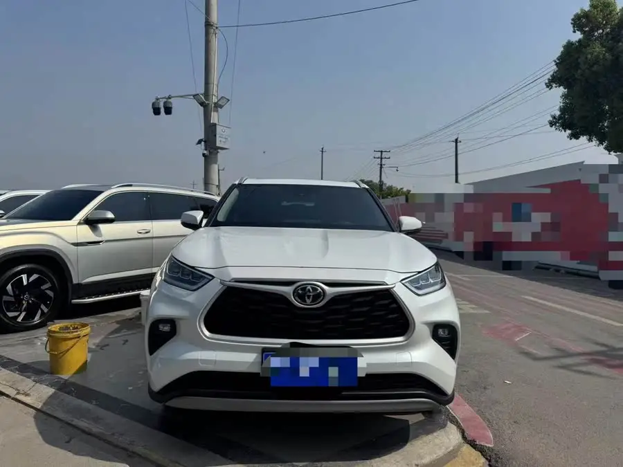 هايلاندر 2024 380T نسخة فاخرة مع دفع رباعي 7 مقاعد