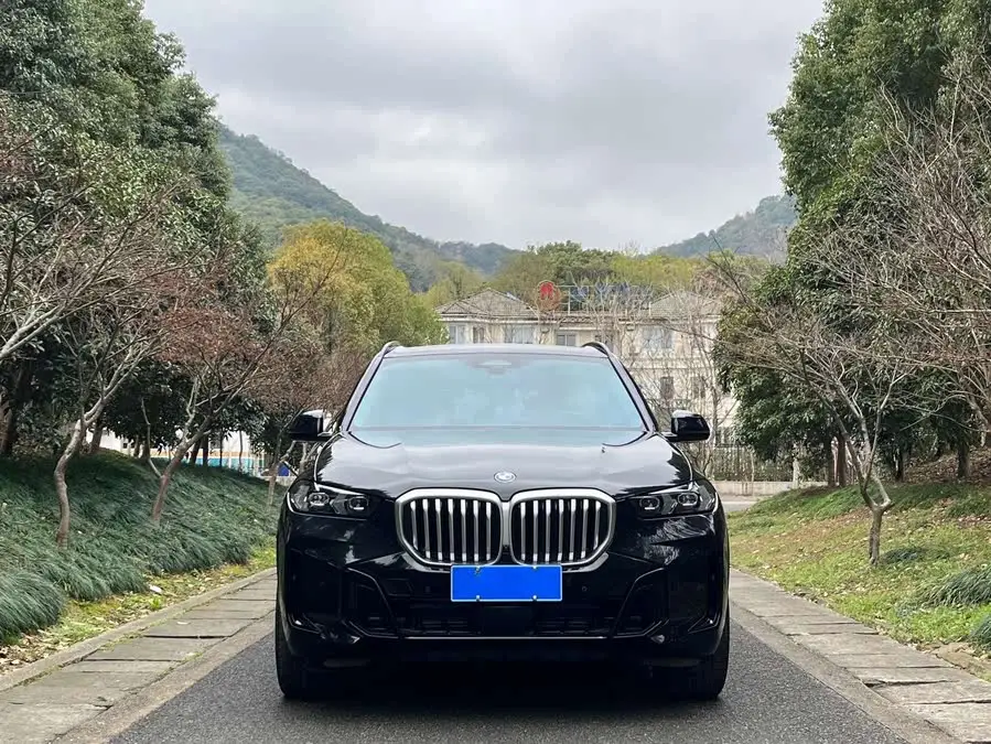 BMW X5 2023 xDrive 30Li Luxury M Sport Package