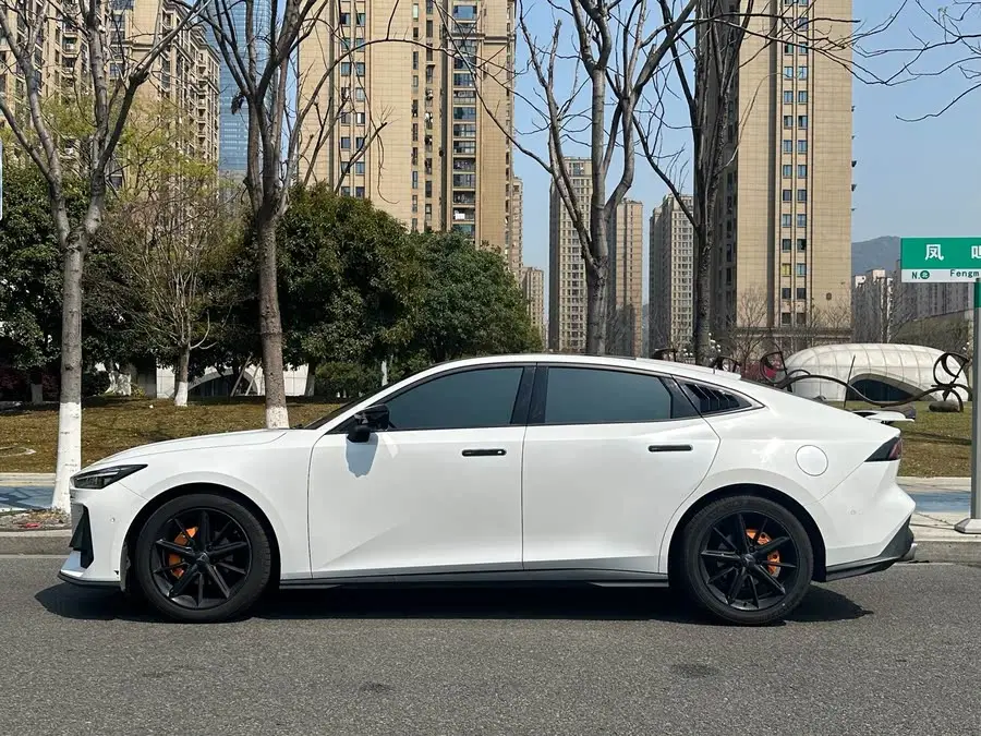 Changan UNI-V 2022 1.5T Intelligent Navigation Edition