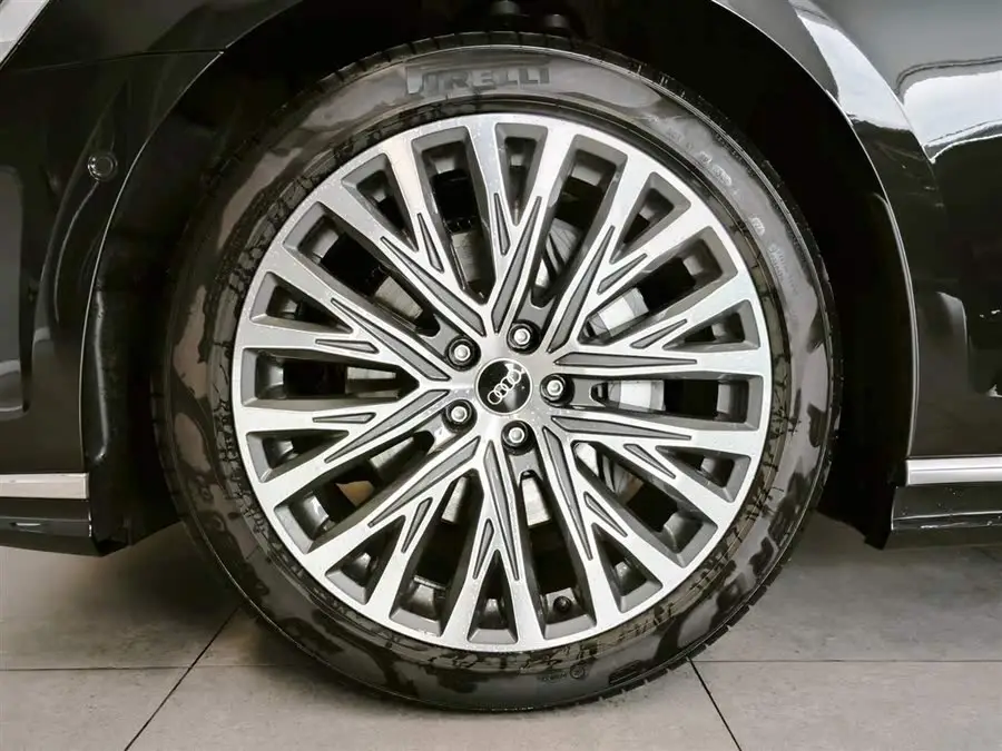 أودي A8 2023 A8L 55 TFSI كواترو الطراز الرائد