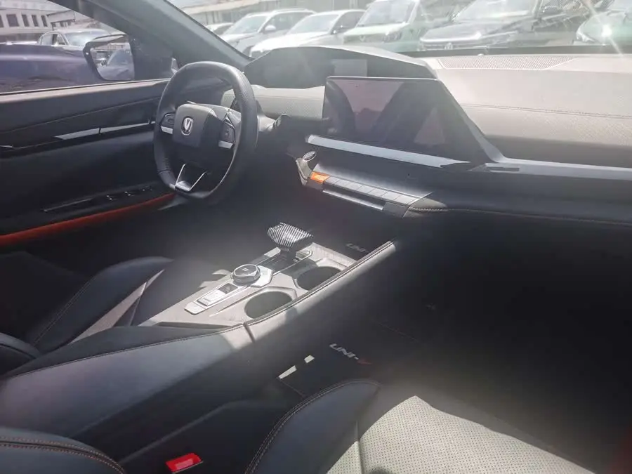 Changan UNI-V 2022 1.5T Premium