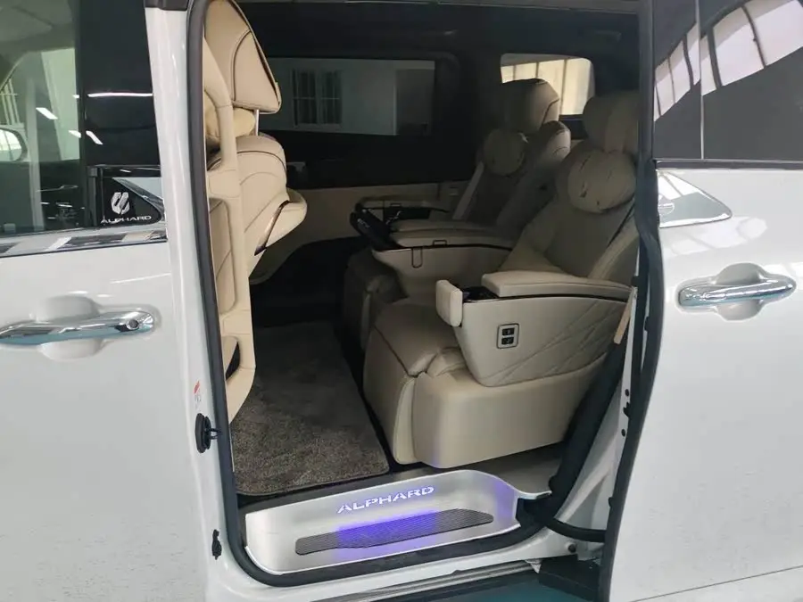 ألفارد 2024 هايبرد 2.5 لتر إصدار بريميوم