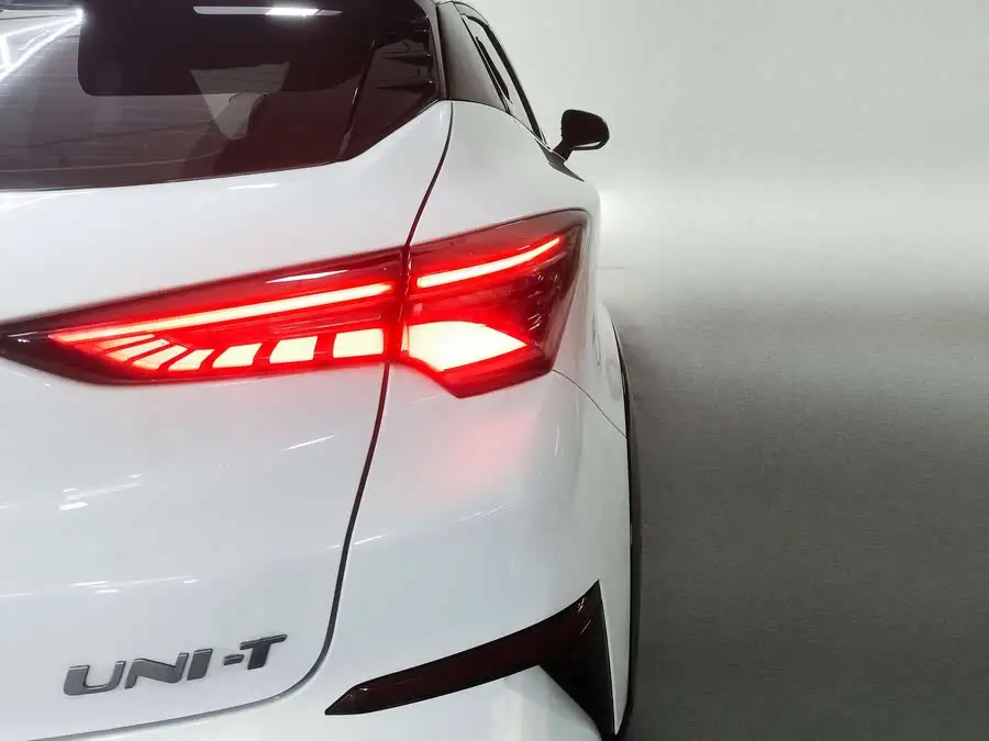 شانجان UNI-T 2023 الجيل الثاني 1.5T الفاخر