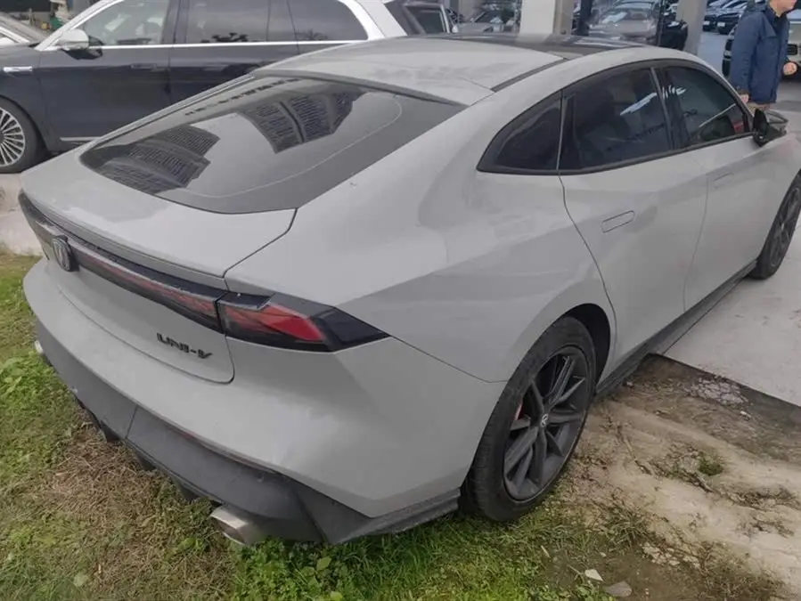 Changan UNI-V 2022 1.5T Intelligent Navigation Edition