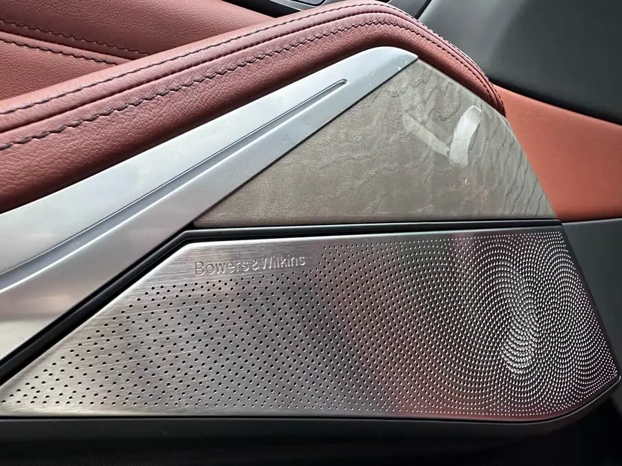 بي إم دبليو X7 2022 xDrive40i الطراز التنفيذي حزمة M الرياضية