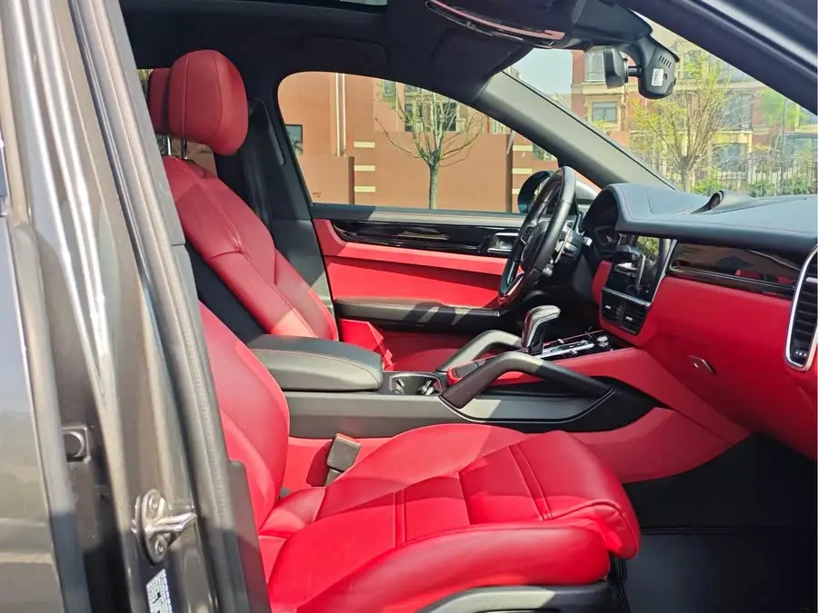 2022 Cayenne Cayenne Coupé 3.0T Platinum Edition