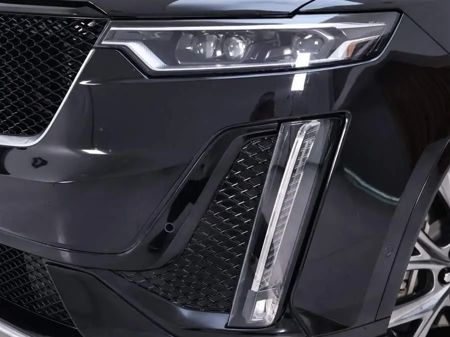 كاديلاك XT6 2020 طراز مُعدّل 28T فاخر بستة مقاعد