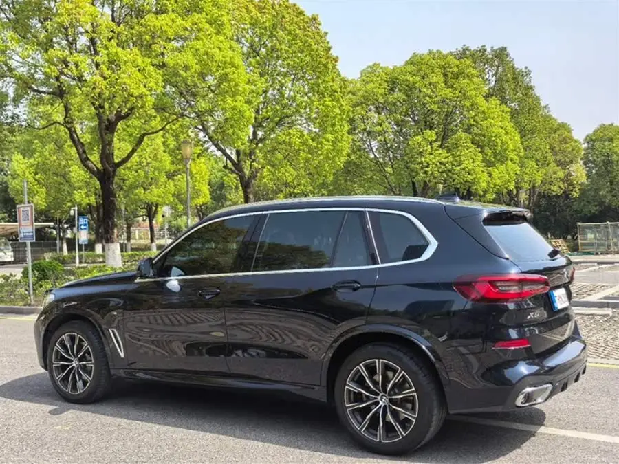 بي إم دبليو X5 2022 xDrive 30Li حزمة M الرياضية الفاخرة