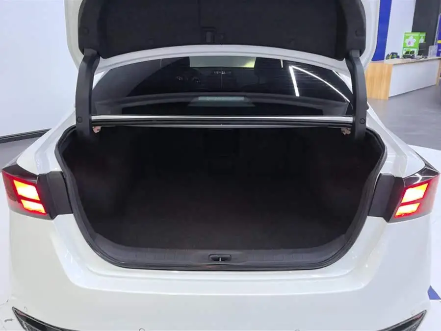 تينّا 2021 2.0L XL إصدار الراحة