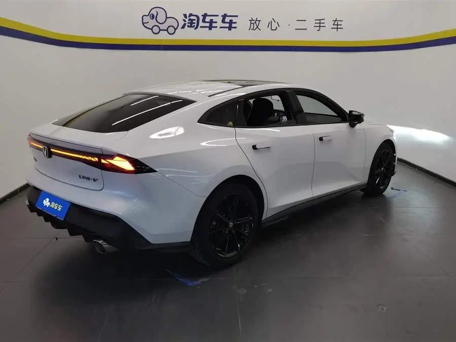 Changan UNI-V 2023 1.5T Premium