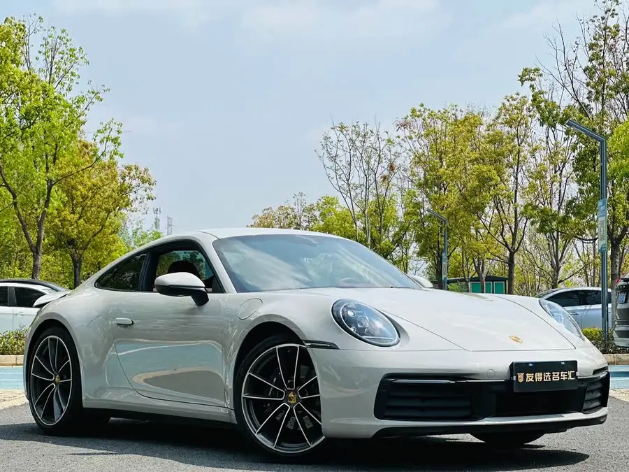 بورش 911 2023 كاريرا 3.0T
