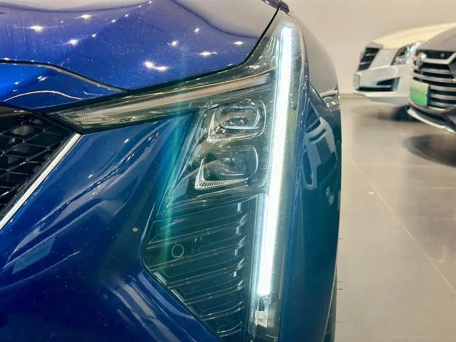 كاديلاك CT5 2024 28T بلاتيني