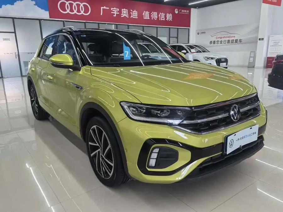 T-ROC 2023 طراز 300 TSI DSG دفع ثنائي إصدار النجوم