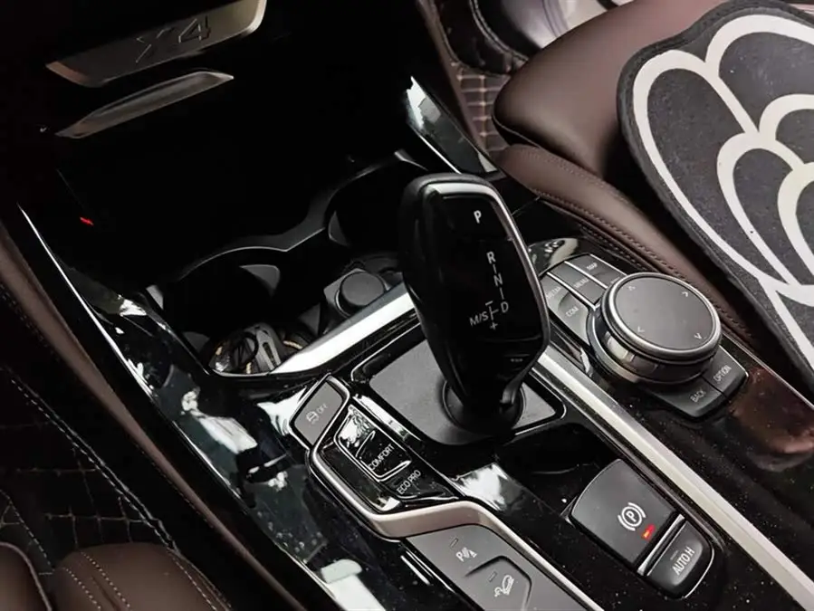 بي إم دبليو X4 2021 xDrive 25i حزمة رياضية M