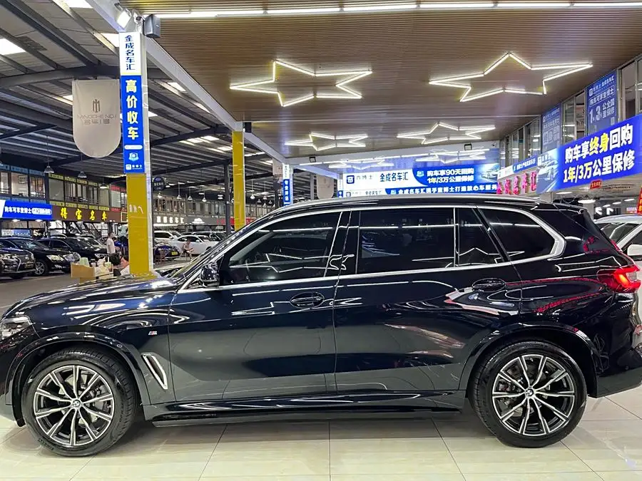 بي إم دبليو X5 2022 طراز محدث xDrive 30Li مجموعة الرياضة M