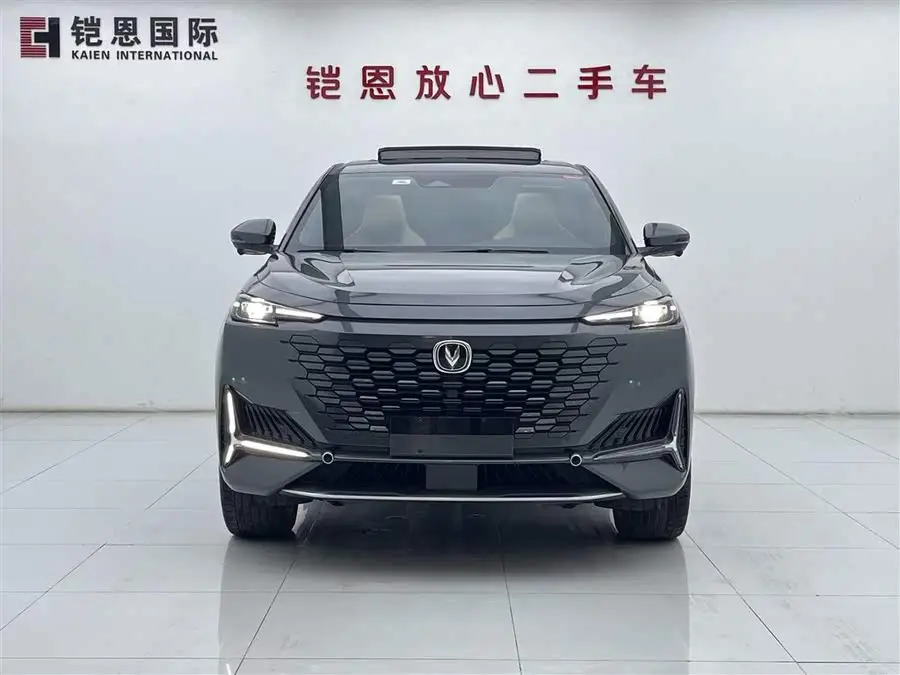 تشانجان UNI-K 2021 2.0T بنسخة الدفع الرباعي الفاخرة