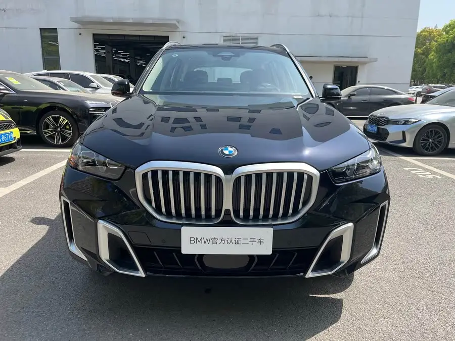 بي إم دبليو X5 2023 xDrive 30Li حزمة الرياضة M الفاخرة