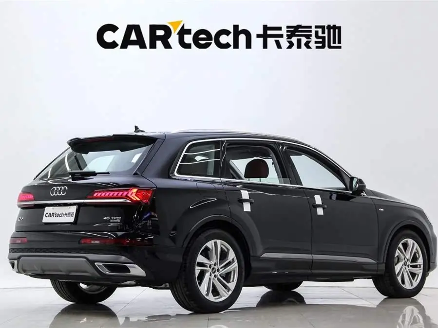 Audi Q7 2023 45 TFSI quattro S line Sport