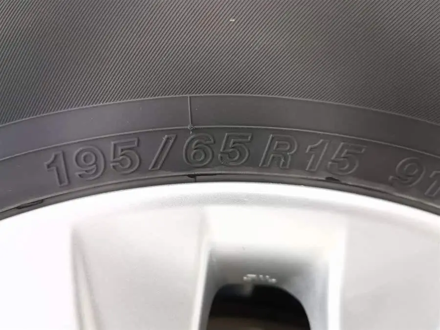 كورولا 2023 1.8 لتر هجينة كهربائية ذكية إصدار رائد