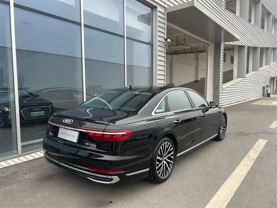 أودي A8 2023 A8L 55 TFSI كواترو الطراز الرائد