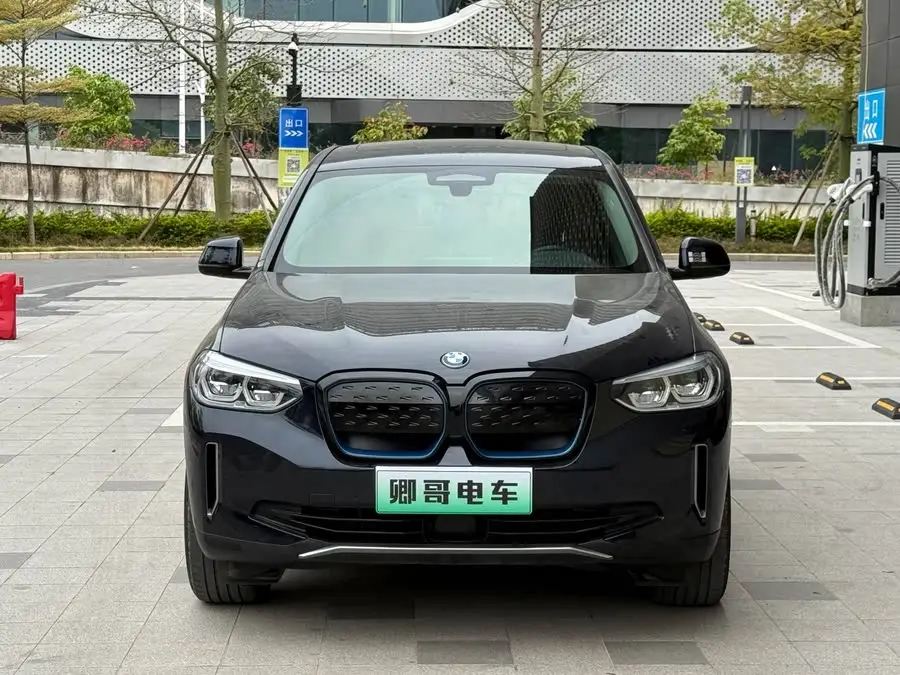 BMW iX3 2021 Leading Model