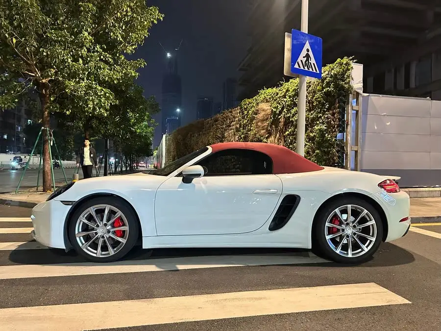 Porsche 718 2020 Model Boxster 2.0T