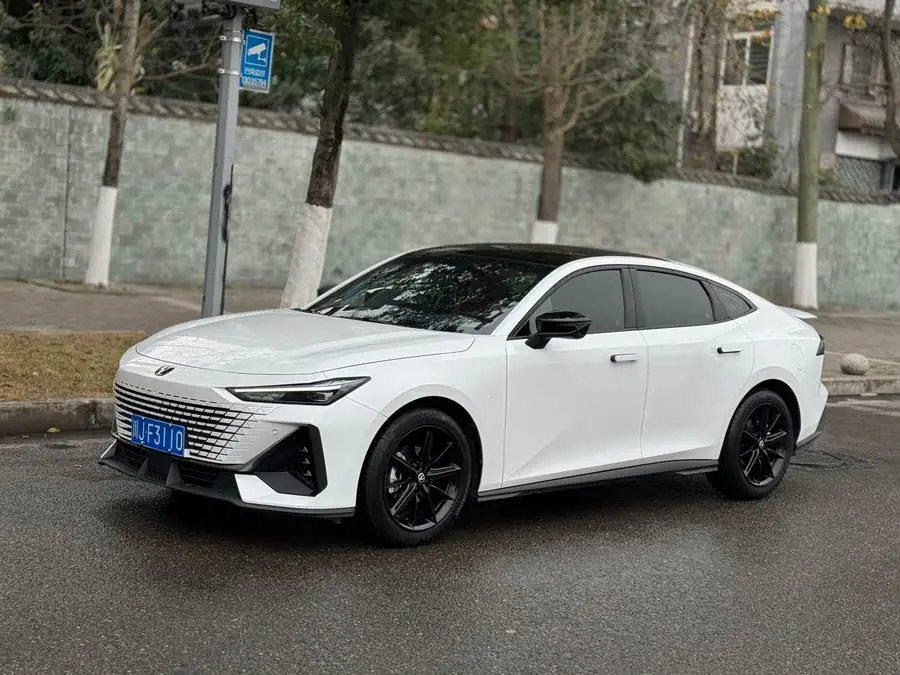 Changan UNI-V 2022 1.5T Sport Edition