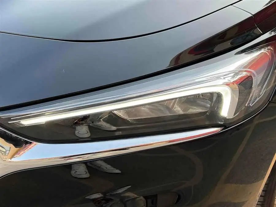 بيوك لاكروس 2022 552T الفاخرة