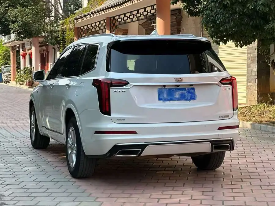 كاديلاك XT6 2021 28T فاخرة 7 مقاعد دفع رباعي