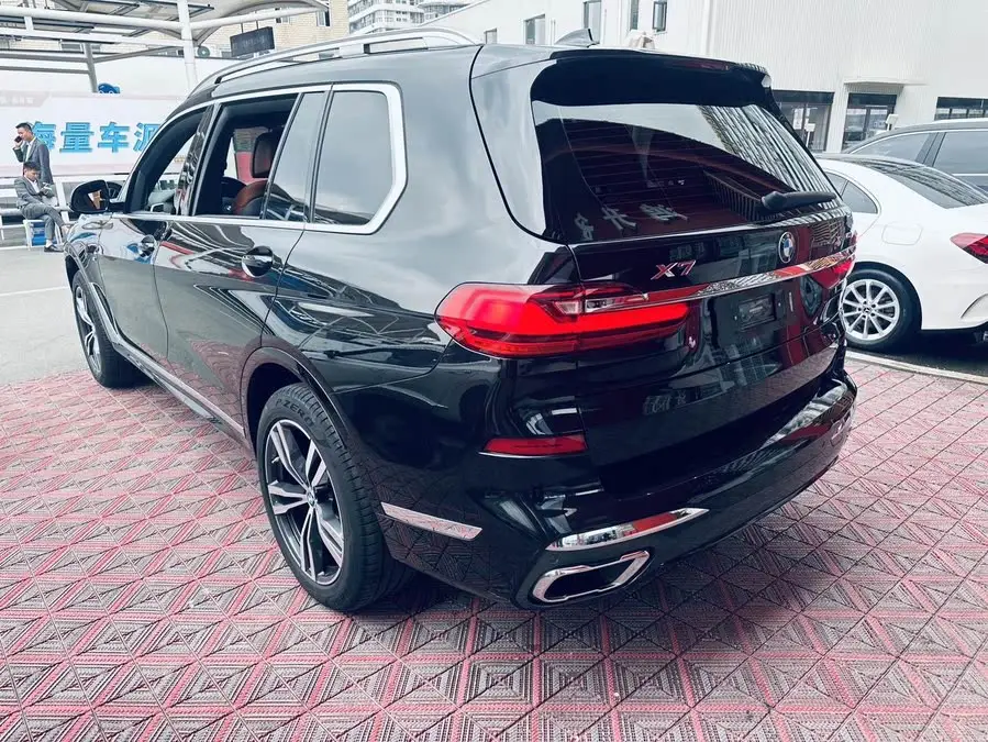 بي إم دبليو X7 2021 xDrive40i باقة الرفاهية الممتعة