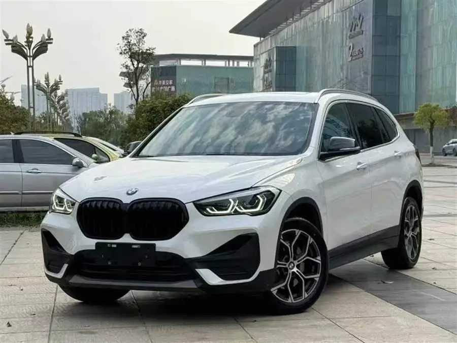 بي إم دبليو X1 2022 sDrive25Li الطراز الرائد