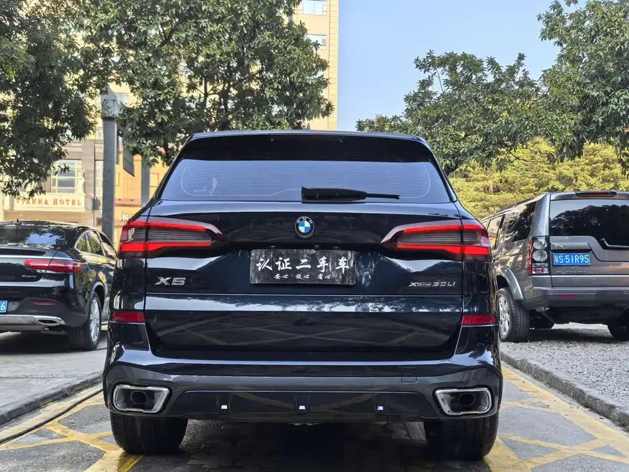 BMW X5 2022 xDrive 30Li Exclusive M Sport Package