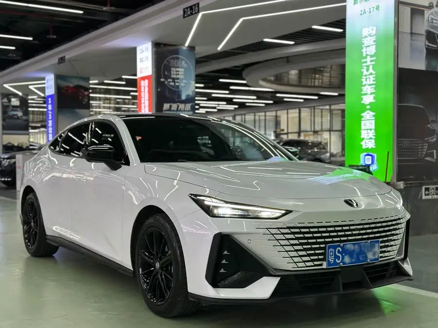 Changan UNI-V 2023 1.5T Premium