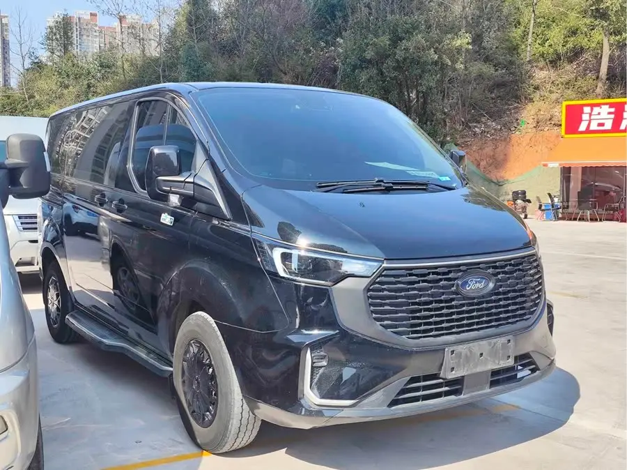 فوتون ترانسفان 2023 2.0T ديزل أوتوماتيكي للسفر التجاري قاعدة عجلات قصيرة سقف منخفض 7/8/9 مقاعد