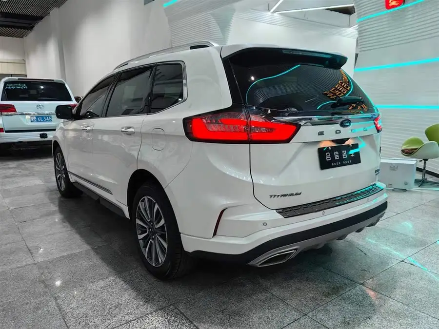 2021 Ford Edge PLUS EcoBoost 245 Two-Wheel Drive 豪锐型 7座