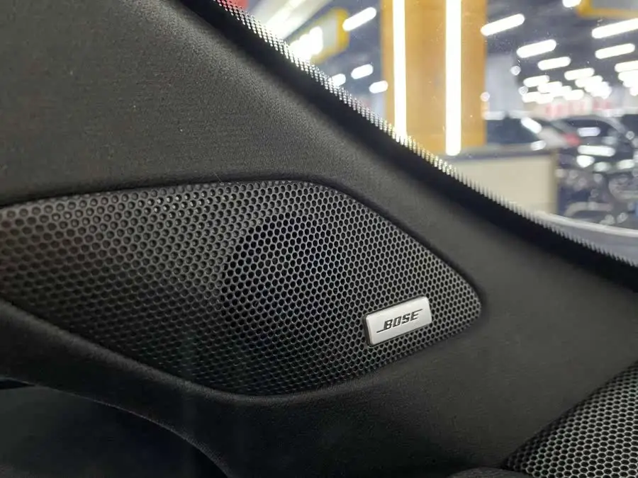 كاديلاك XT4 2020 الطراز المحدّث 28T الدفع الرباعي الرياضي الرائد