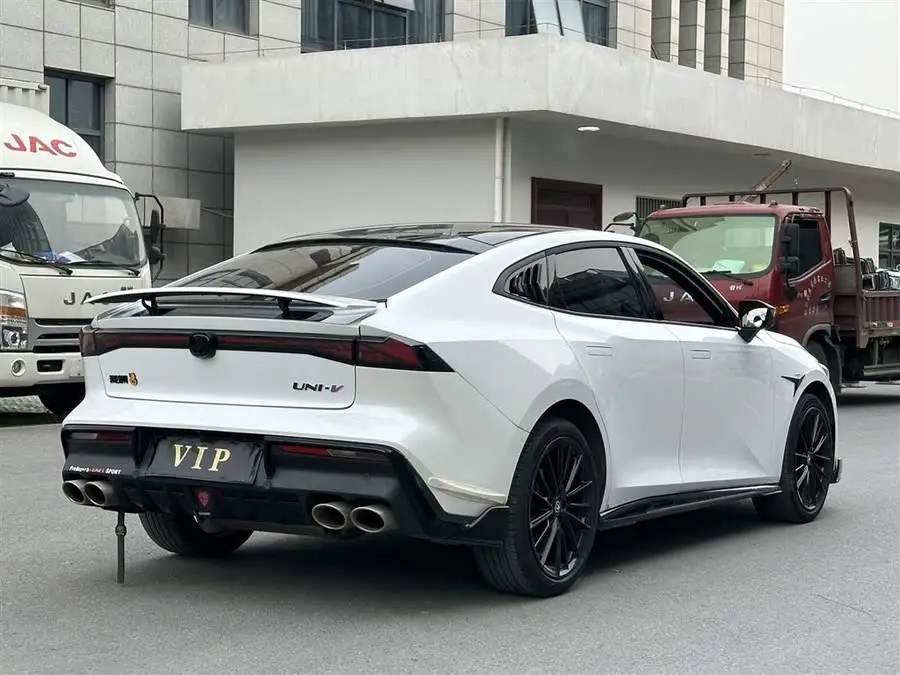 Changan UNI-V 2023 1.5T Sport Edition