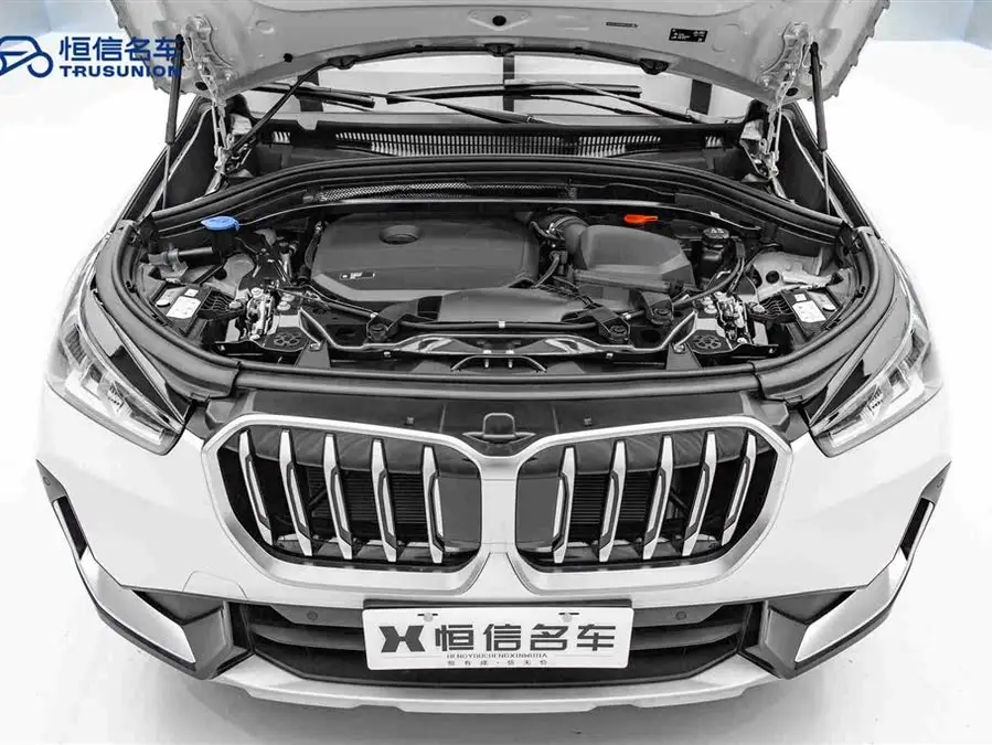 بي إم دبليو X1 2023 sDrive25Li حزمة تصميم X