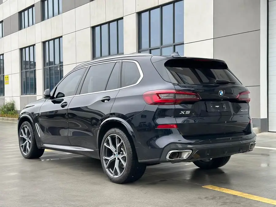 BMW X5 2022 xDrive 40Li M Sport Package