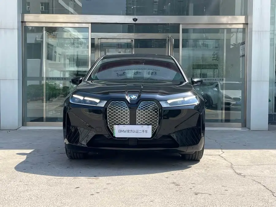 BMW iX 2022 xDrive40