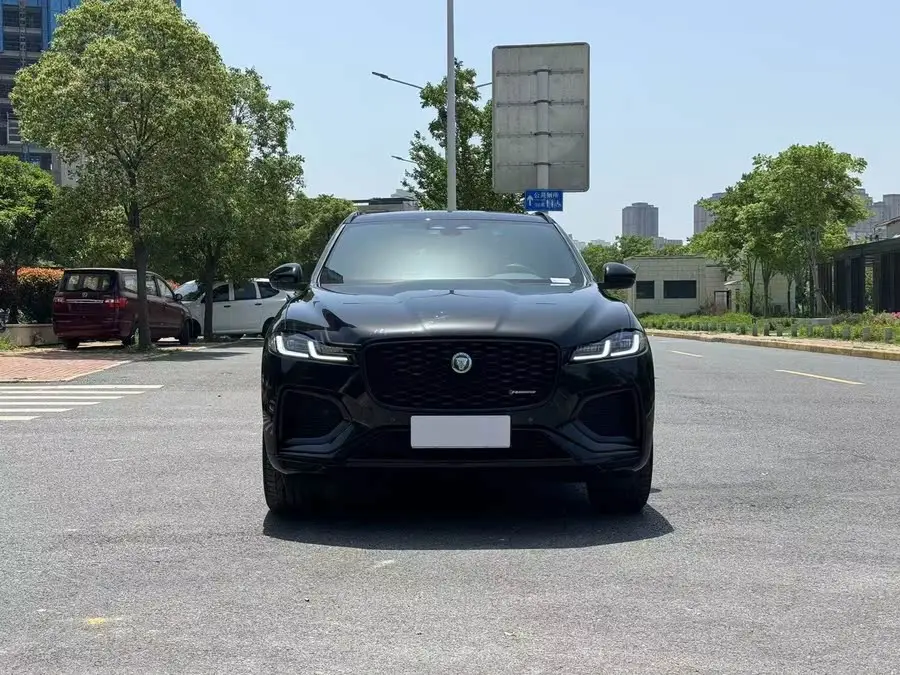 Jaguar F-PACE 2024 P250 R-Dynamic SE