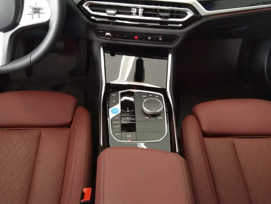 بي إم دبليو i3 2024 eDrive 35 L