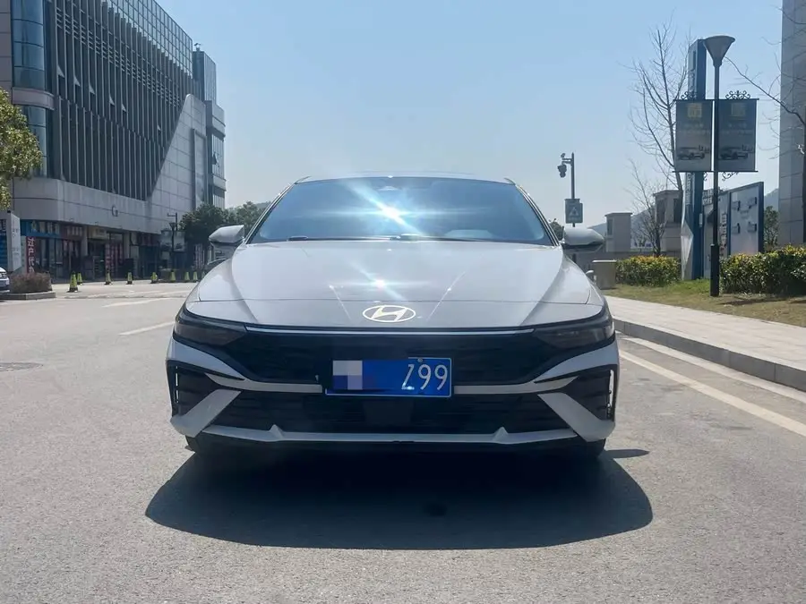 Elantra 2023 1.5L CVT LUX Premium Version