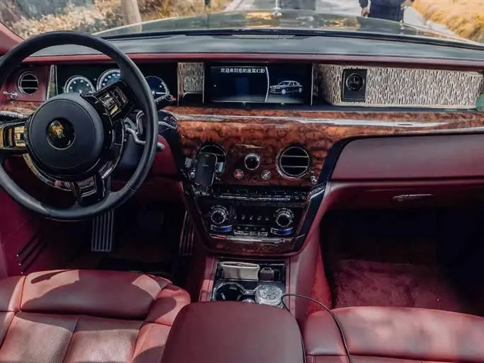 Phantom 2018 6.7T Long Wheelbase