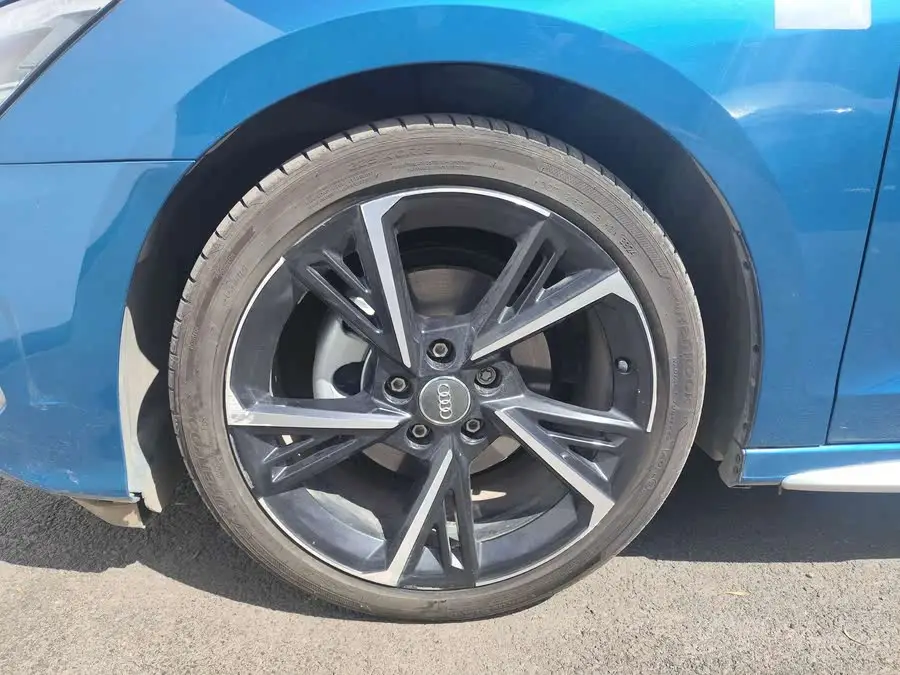 أودي A3 2021 A3L ليموزين 35 TFSI الإصدار الرياضي الأنيق