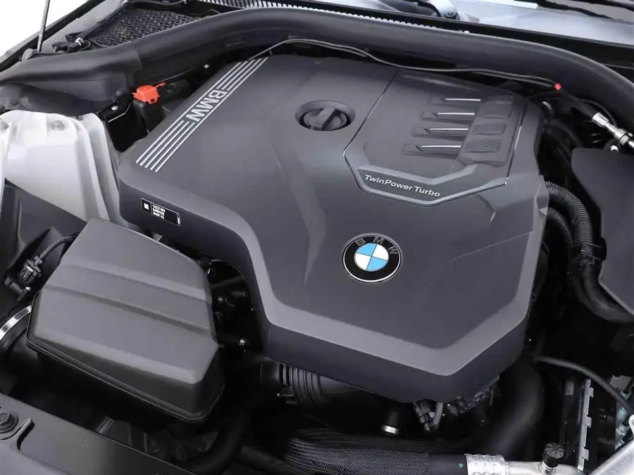 بي إم دبليو Z4 2023 sDrive 25i حزمة رياضية M