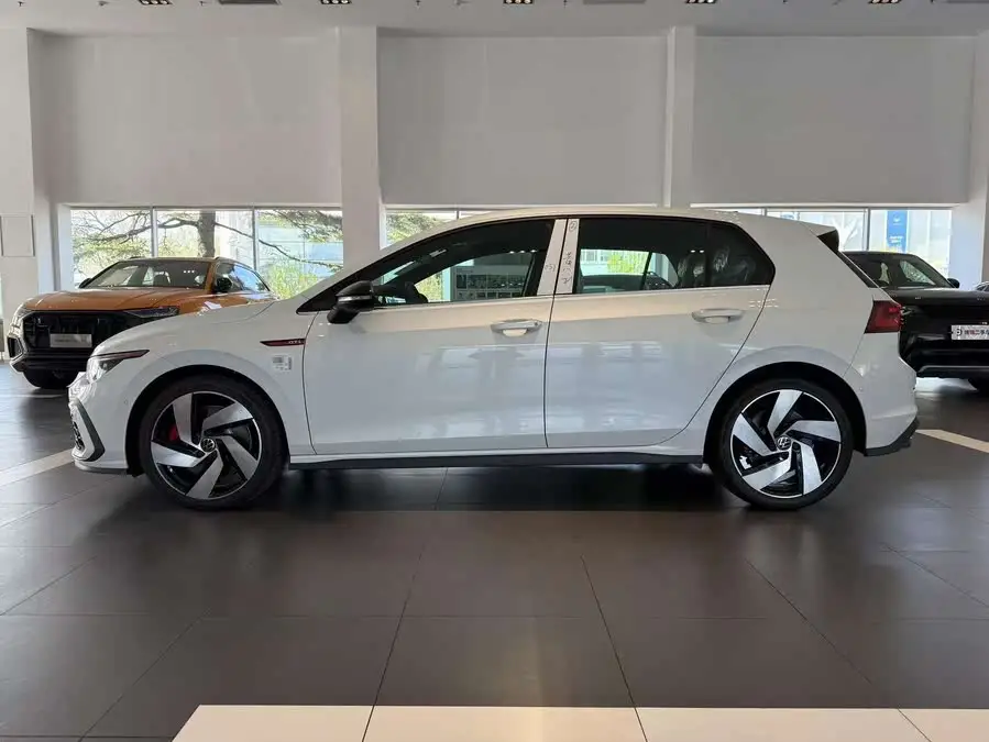 غولف 2023 380TSI DSG GTI