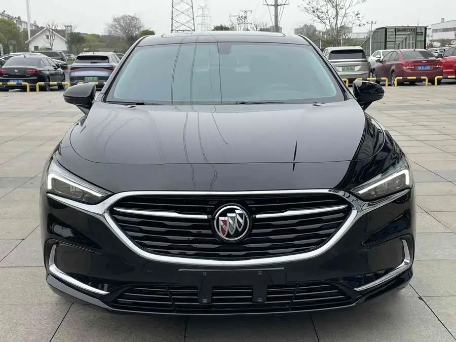 بيوك لاكروس 2022 652T الفاخرة