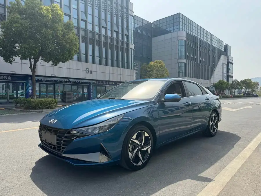 Elantra 2021 1.5L CVT LUX Premium Edition
