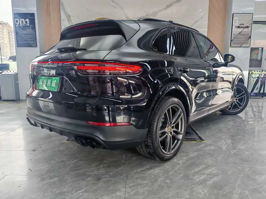 2022 Cayenne 3.0T Platinum Edition